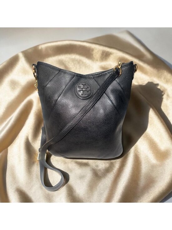 Tory Burch Handbags - Tory Burch Kolbe Swingpack 51149783 Black Pebbled Leather Brass Crossbody Bag